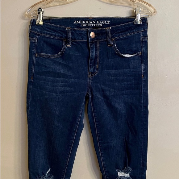 American Eagle Outfitters Dark Wash Jegging Distressed Raw Hem Size 6 - Picture 2 of 13